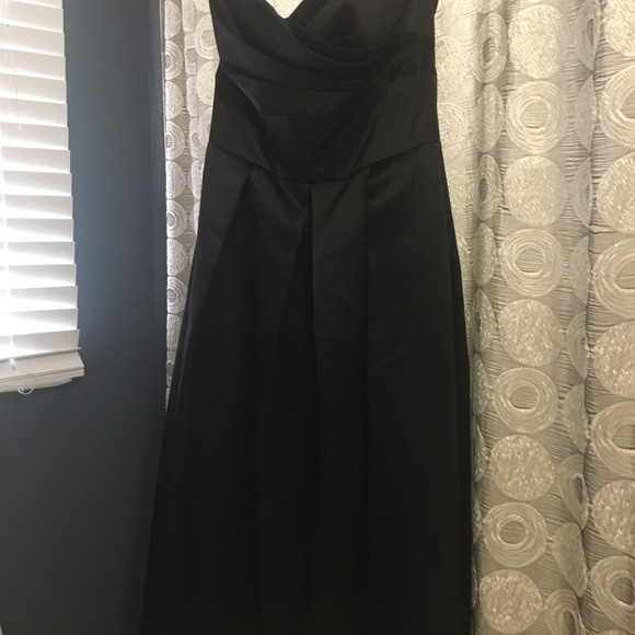 Beautiful Black strapless mid length dress. - Picture 4 of 6